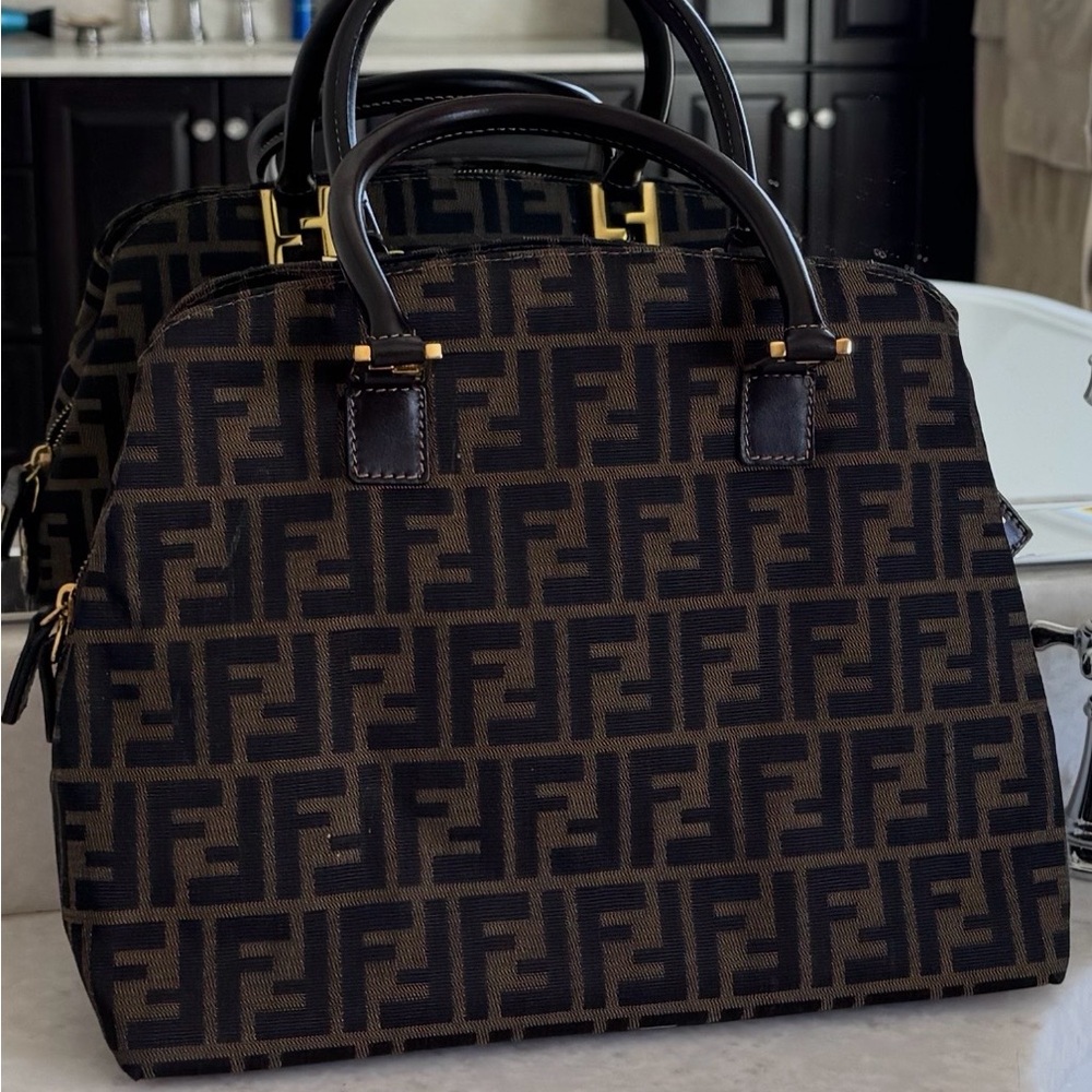 Fendi Zucca top handle. Great condition - Picture 11 of 13